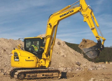 Mengenal Perbedaan Backhoe dan Excavator 